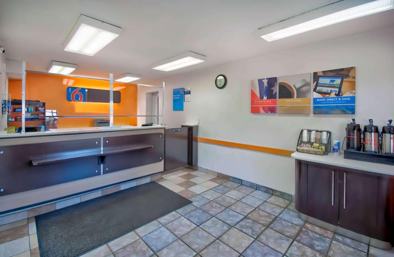 Motel 6-Warren, Mi - Detroit East Екстер'єр фото
