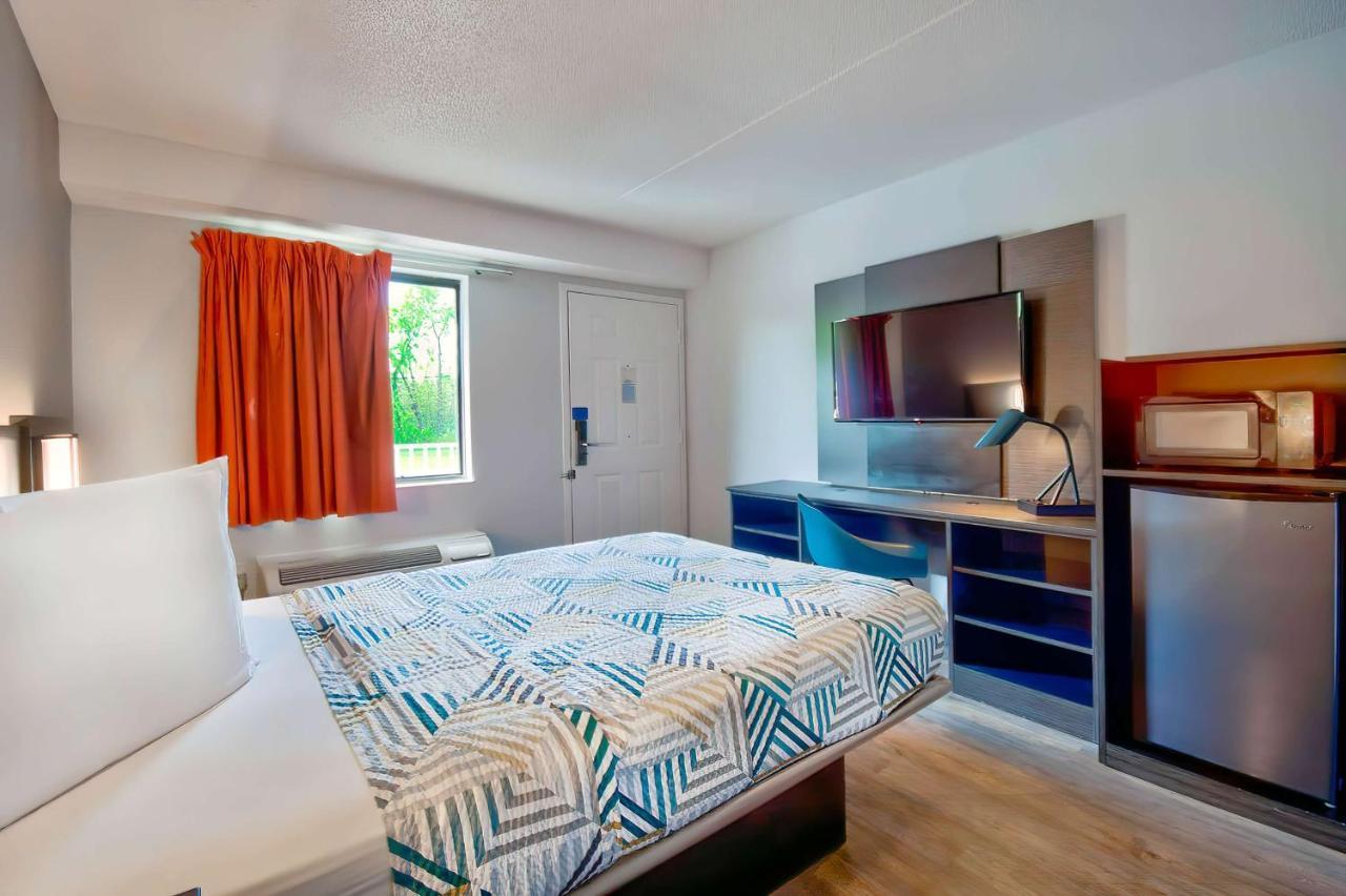 Motel 6-Warren, Mi - Detroit East Екстер'єр фото