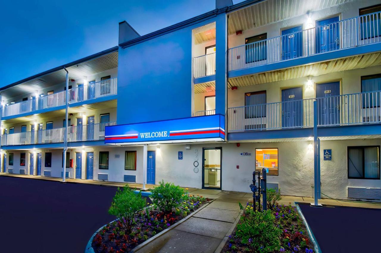 Motel 6-Warren, Mi - Detroit East Екстер'єр фото