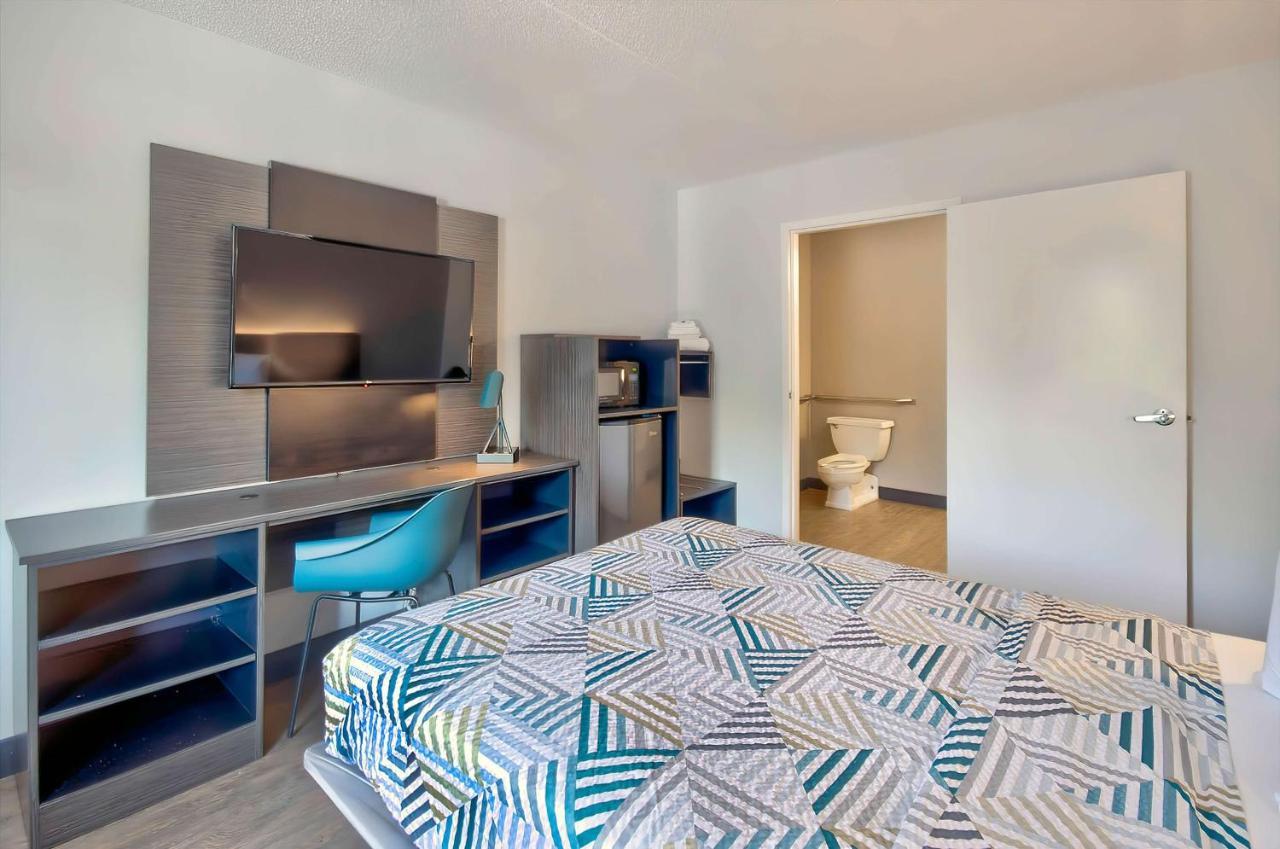 Motel 6-Warren, Mi - Detroit East Екстер'єр фото