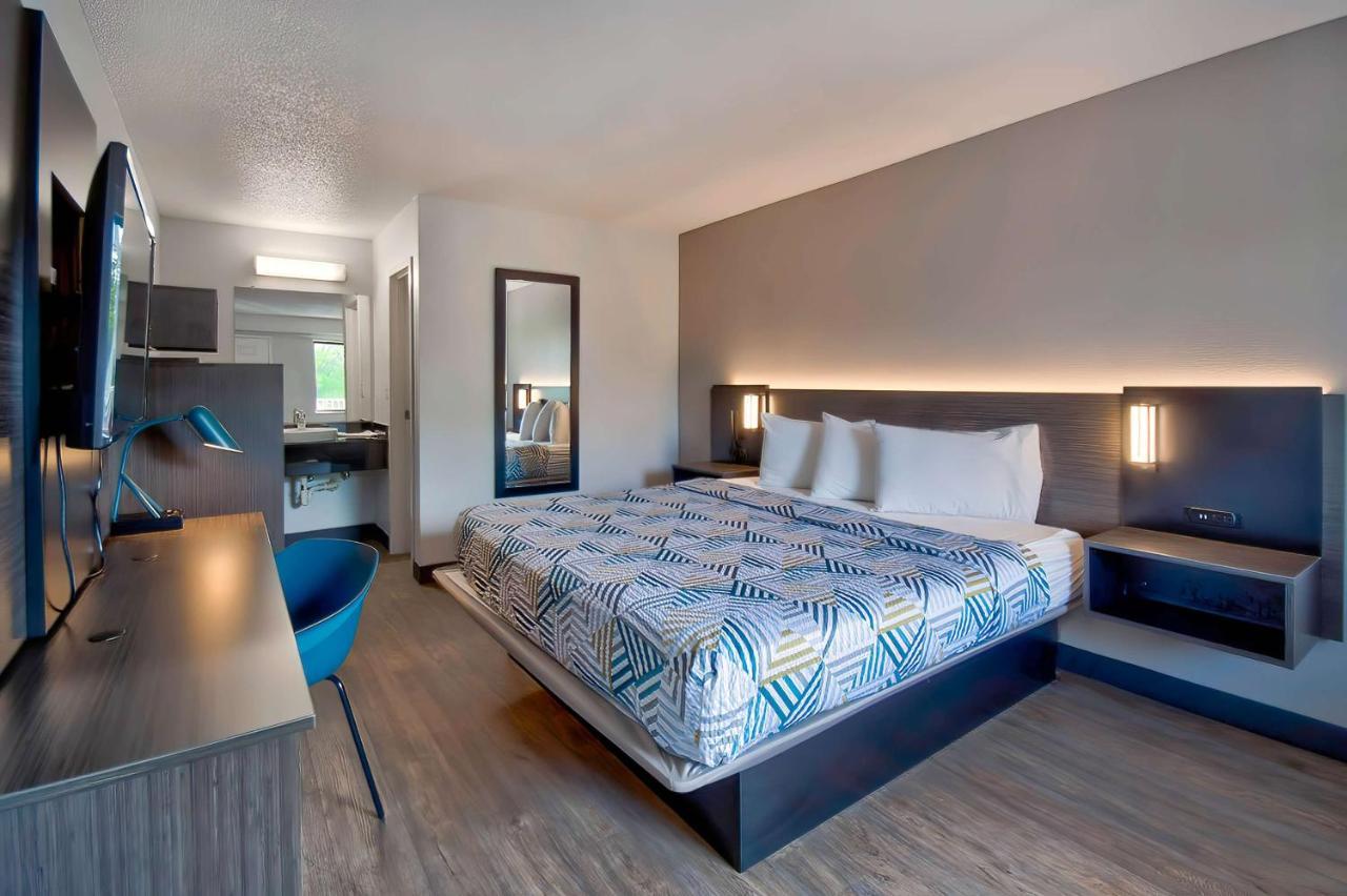 Motel 6-Warren, Mi - Detroit East Екстер'єр фото